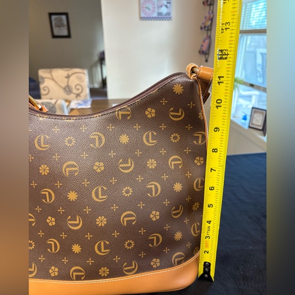 CL Carryland Brown/Tan Faux Leather Monogram Shoulder Bag - Picture 8 of 11